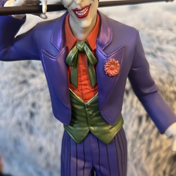 Joker statue - Picture 10 of 10